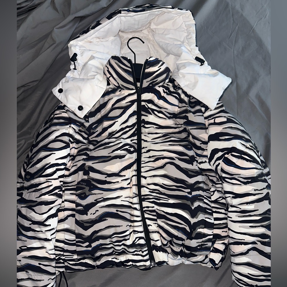 FENDI REVERSIBLE PRINTED/WHITE COAT